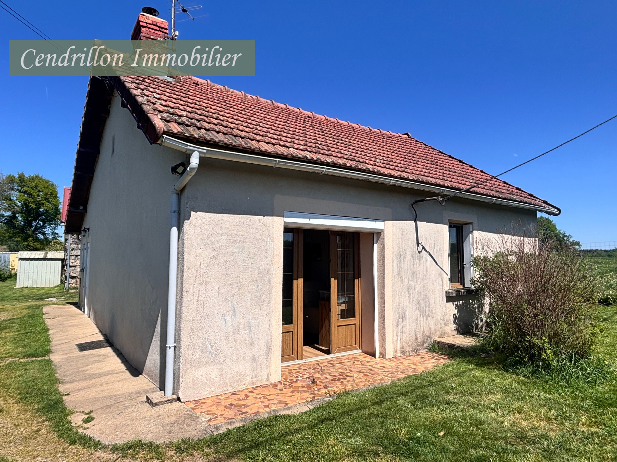 Maison 60m2. rénovée, avec jardin et dépendance.