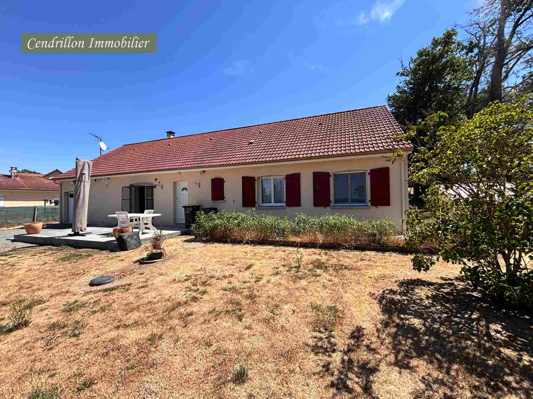 Pavillon vie de plain pied, construction de 2009, avec 144,6